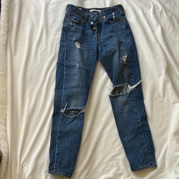 Levi’s Wedgie Ripped Denim jeans - Picture 1 of 7